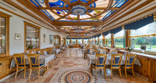 restaurace v hotelu Belgie cyklodovolená 2026