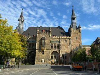 katedrála Cáchy Belgie cyklodovolená 2026