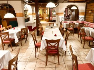 restaurace v hotelu s polopenzí cyklodovolená Francké Švýcarsko 2026