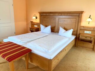 pokoj v hotelu s polopenzí cyklozájezd 2026 Francké Švýcarsko